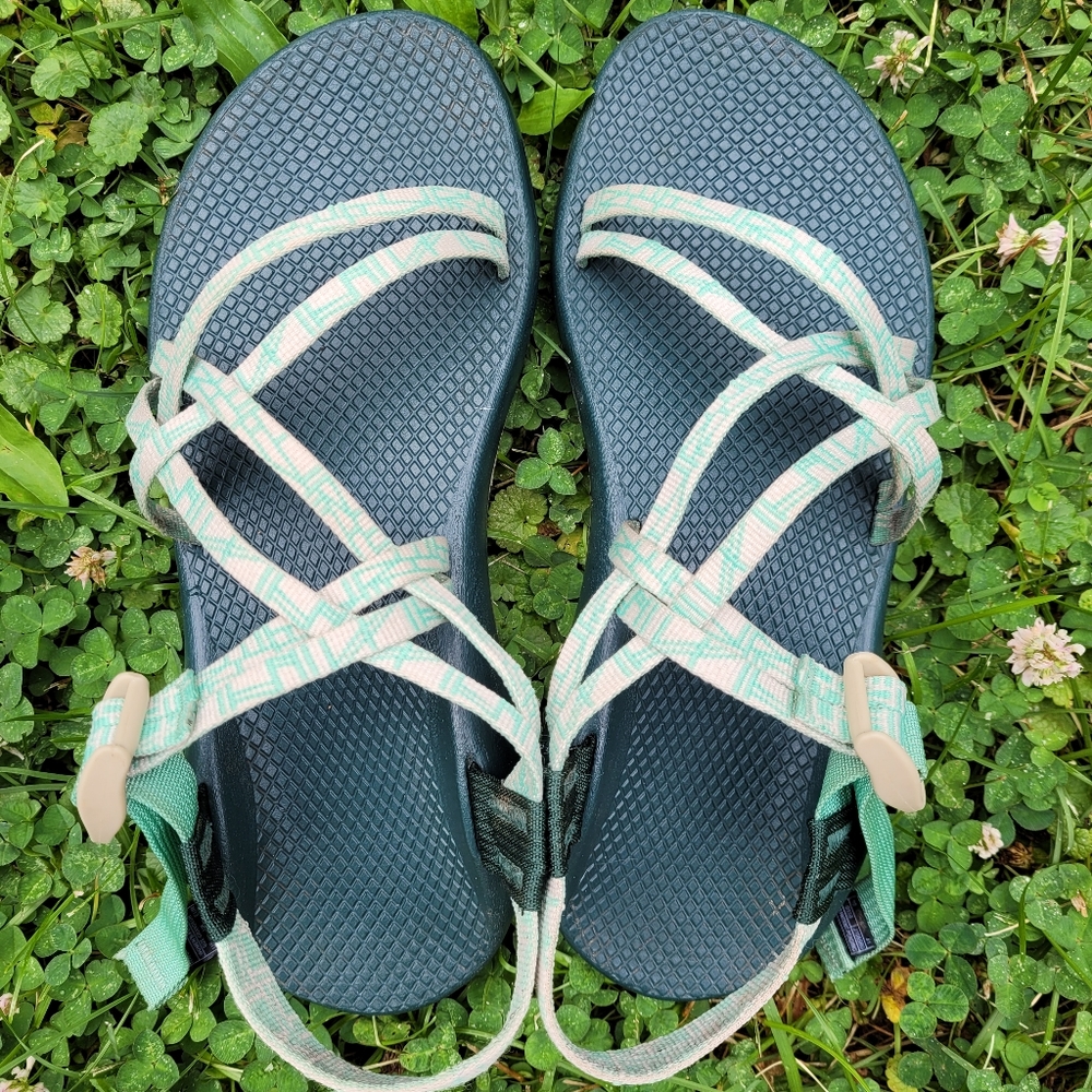 Chacos women's size 10 teal blue green sandals